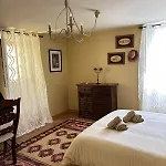 Casa De La Fuente De Vista Alegre Sarria