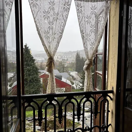 Casa De La Fuente De Vista Alegre * サリア
